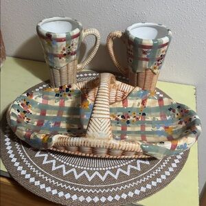 WMG Charming Woven Basket with Floral Ceramic Tray and 2-16 oz matching mug set